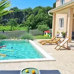 Villa Mira Póla